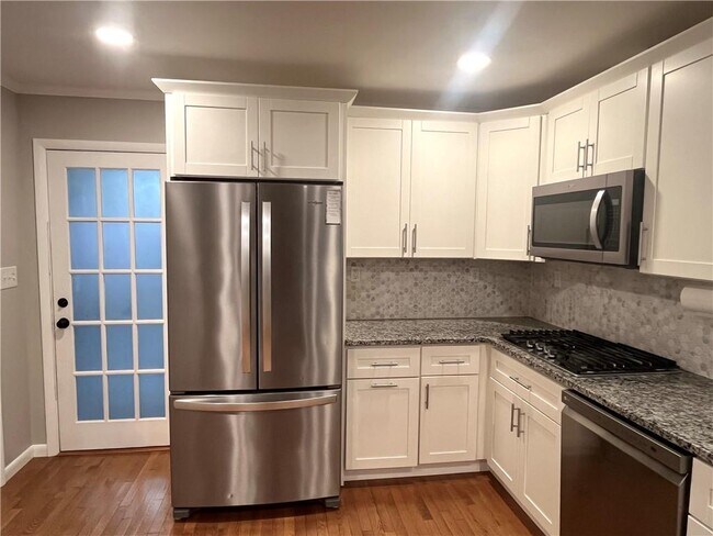 Building Photo - 2301 Echo Hills Cir NE