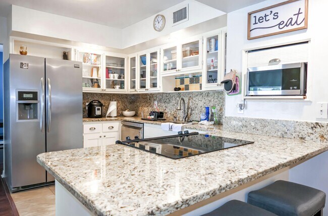 Building Photo - 1514 SE Westmoreland Blvd