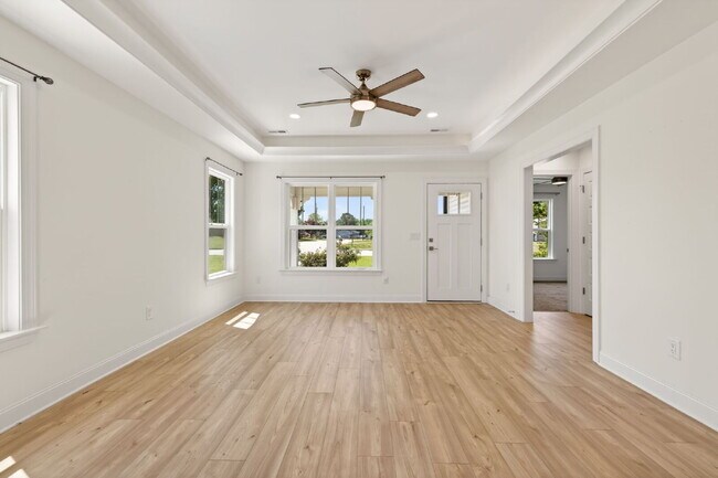 Building Photo - 221 E Moon Cir