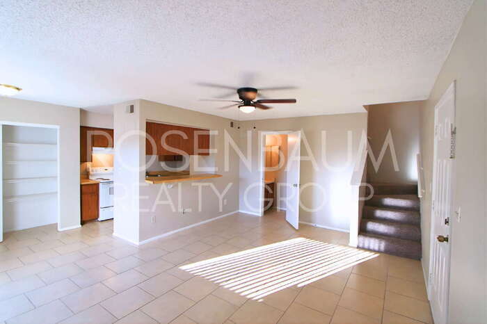 Building Photo - 410 E 9th Ave