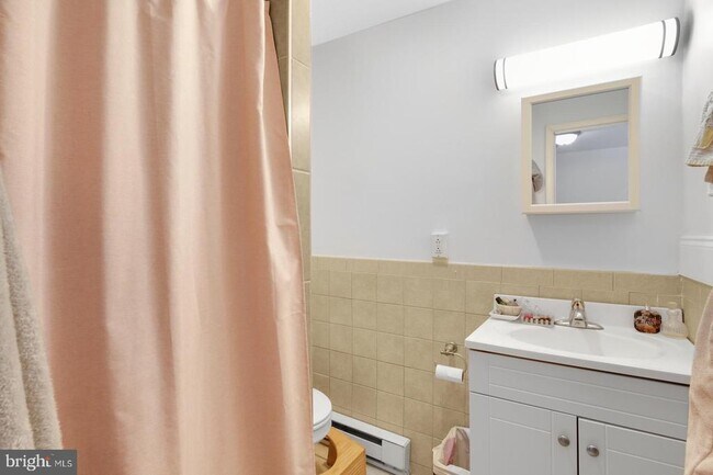 Building Photo - 2010 E York St