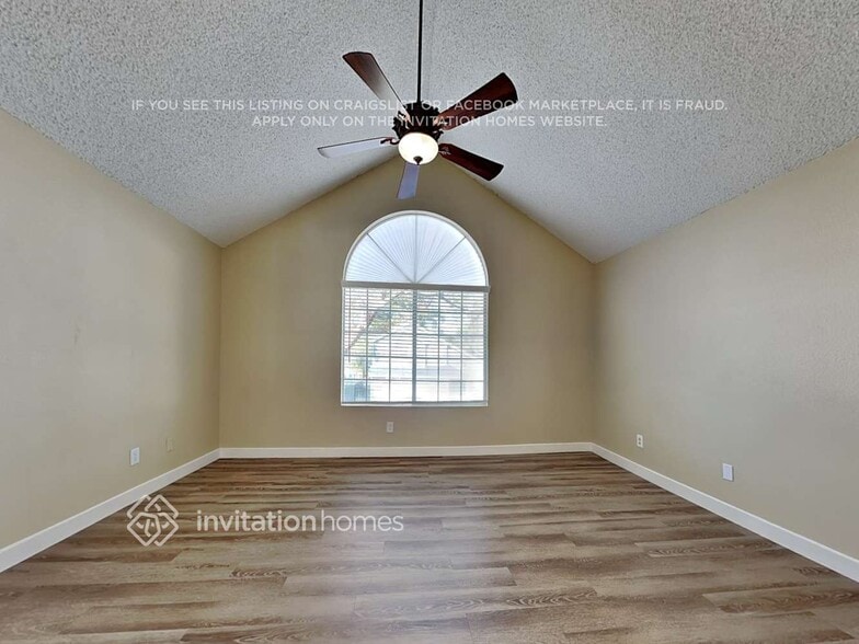 Building Photo - 441 S Maple