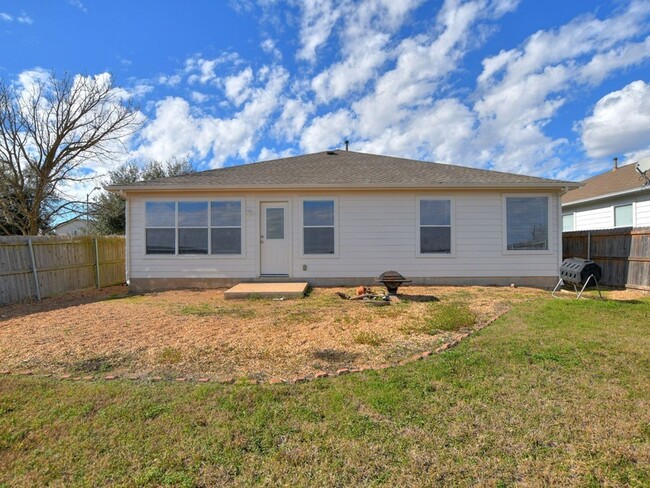 Building Photo - Beautiful 4 Bedroom / 2 Bath Home in Eagle...