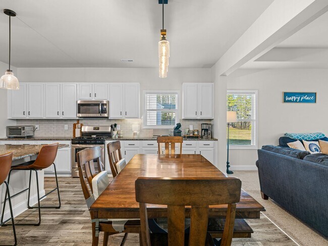 Building Photo - Mimosa Bay Beauty