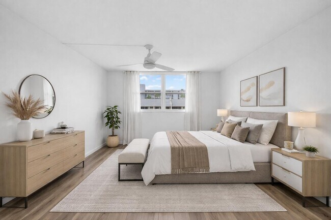 Building Photo - 3550 NE 169th St