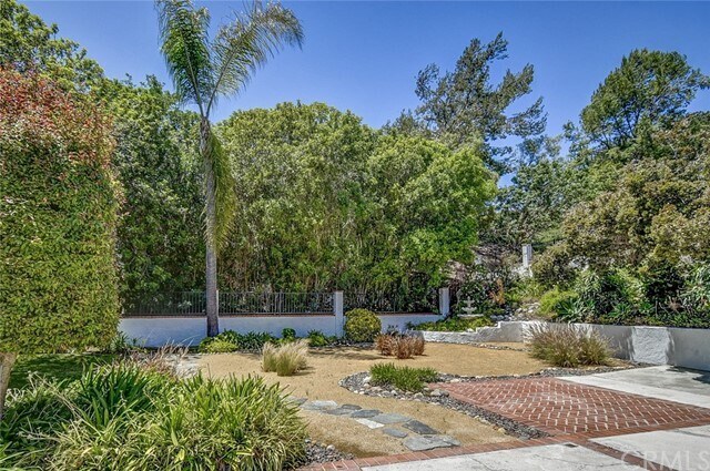 Building Photo - 1302 Cadena