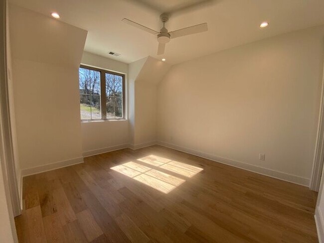 Building Photo - Beautiful New House in West Nashville - Hi...