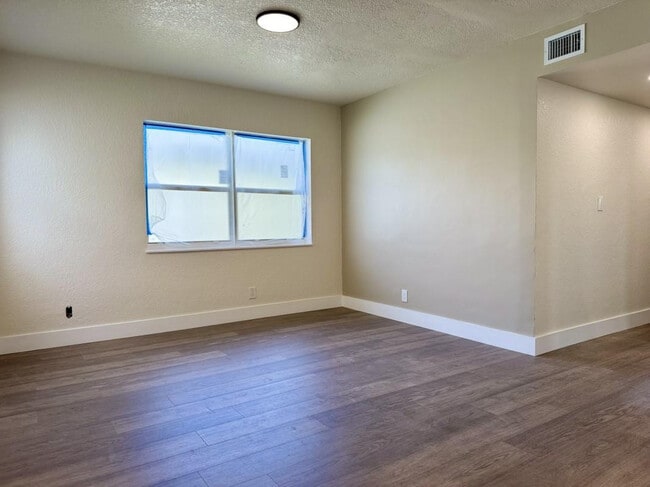 Building Photo - 1218 NW 13th Ct