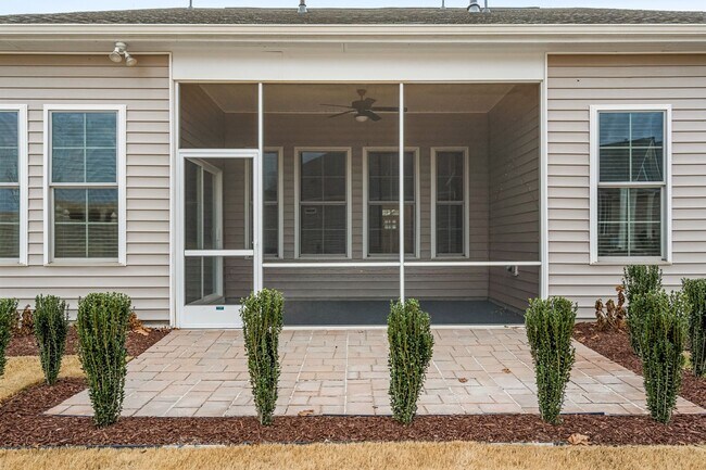 Building Photo - Amazing Durham Location - Easy commute to RTP, Brier Creek