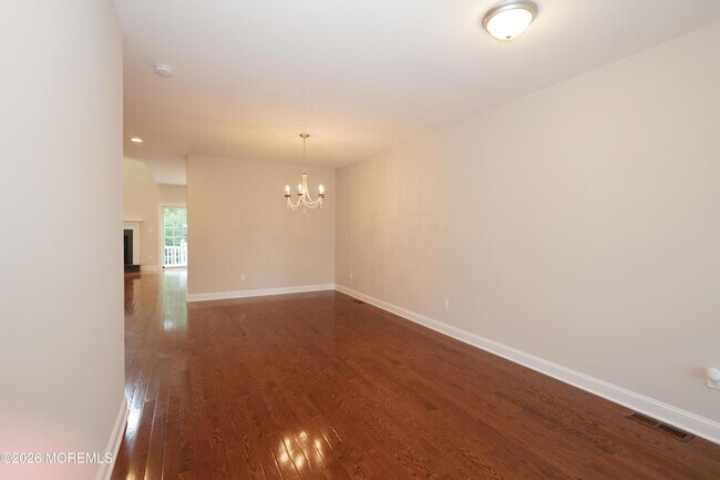 Building Photo - 10 Gonzalez Dr