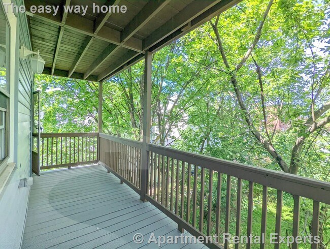 Building Photo - 8-10 Lowell Cir Unit #2