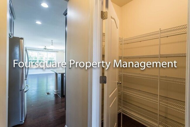 Building Photo - Single Family Home |1st Floor- Guest Suite...