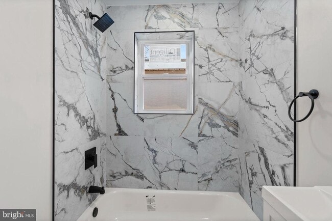 Building Photo - 730 New Pittsburg Ave