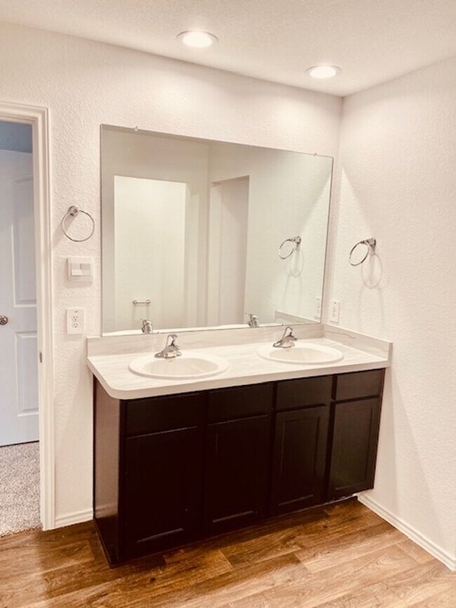 Building Photo - . BEAUTIFUL BRAND NEW 3 BEDROOM BATH HOME ...