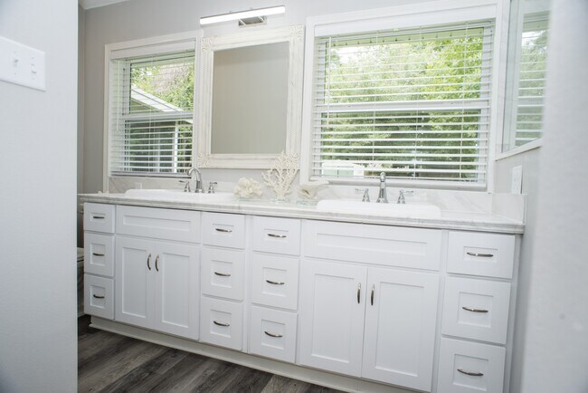 Building Photo - 109 Walnut St