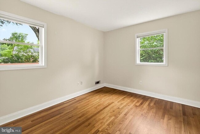 Building Photo - 1812 Olney Rd