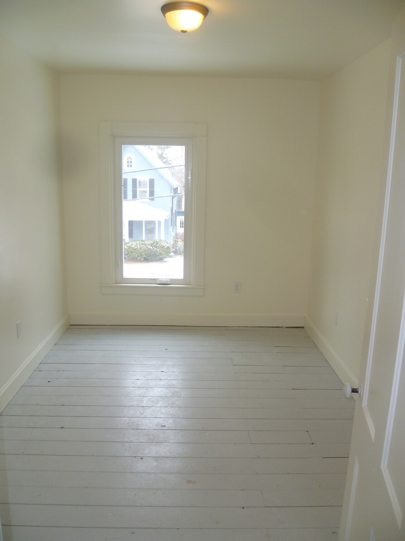 Building Photo - 205 Grandview St