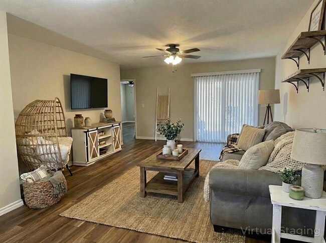 Building Photo - New Never Occupied - Brand New 2 bedroom 2 bath Duplex in Kimberling City, MO