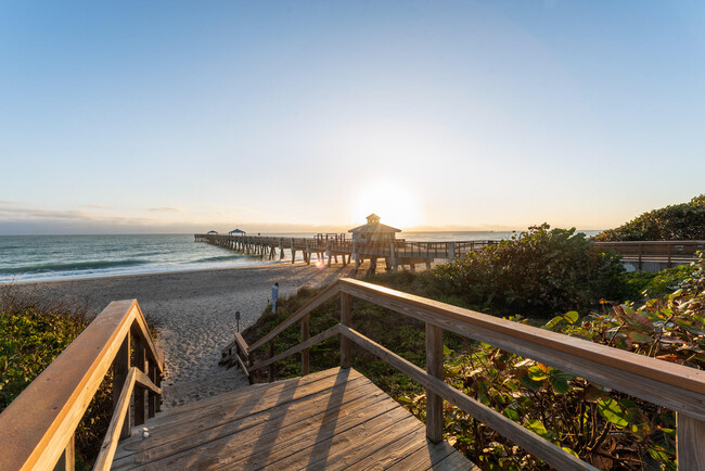 Building Photo - 774 Seaview Dr