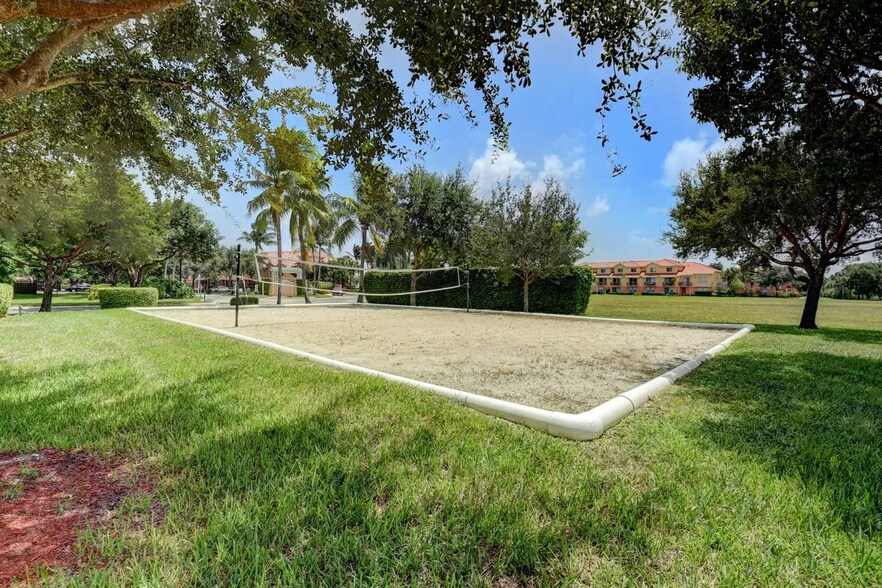 Building Photo - 2030 Alta Meadows Ln