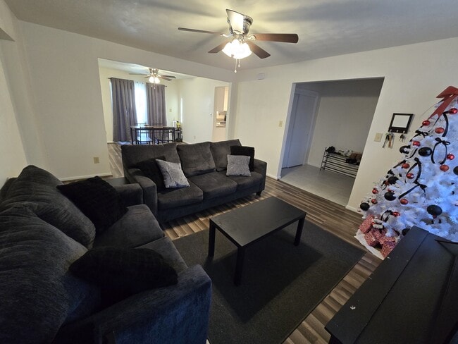 Building Photo - 3229 Bruno Dr