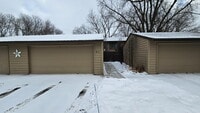 Building Photo - "Charming 3-Bed Townhouse with 2 Full Baths and Spacious 1,492 Sq Ft in Maple Grove!"
