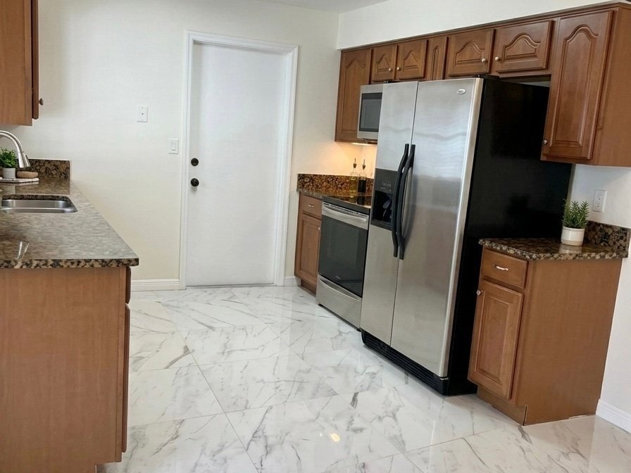 Building Photo - 355 Springdale Dr