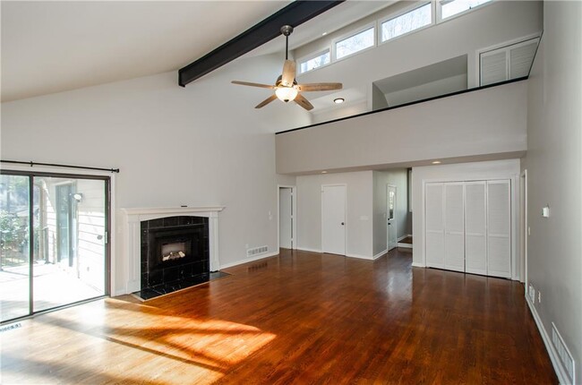 Building Photo - 150 Karina Pl