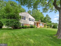 Building Photo - 5208 Lindsay St