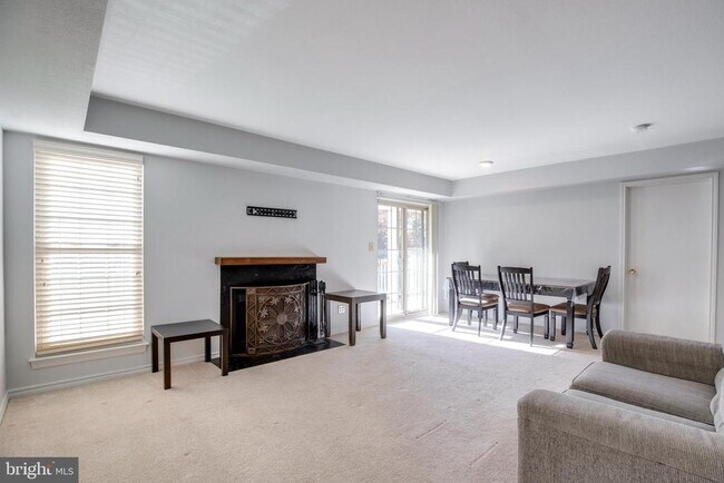 Building Photo - 12154 Penderview Terrace