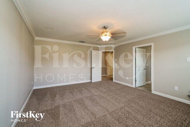 Building Photo - 931 Terra Vista St