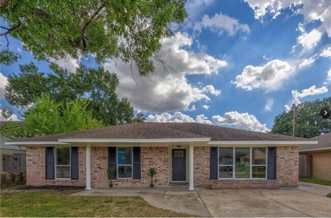 Building Photo - 5819 Chrystell Ln