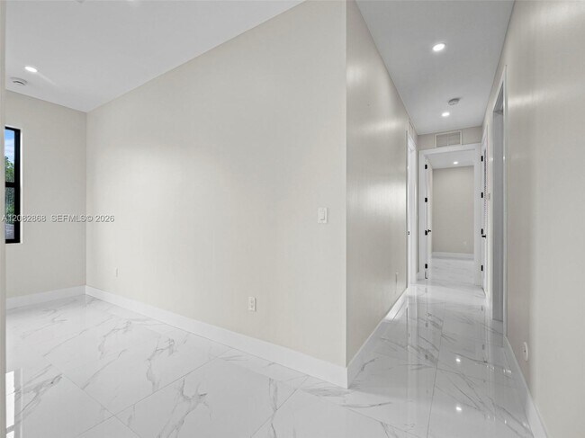 Building Photo - 4026 SW 9th Terrace