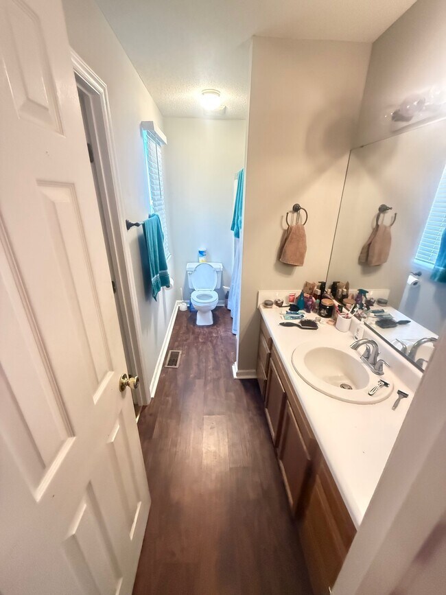 Building Photo - 1112 Cotten Farm Dr