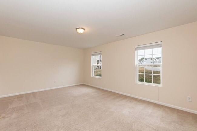 Building Photo - Move In Ready Lillington Home!