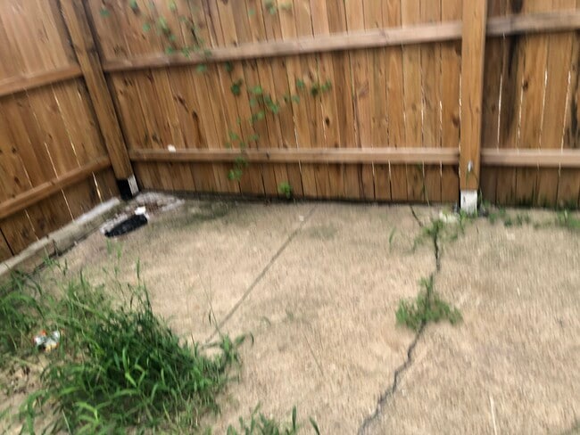 Building Photo - 405 S Vincent St