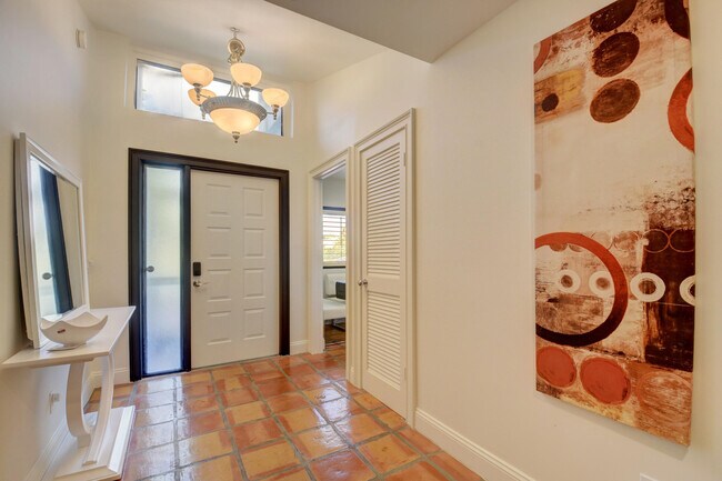 Building Photo - 4666 Fountains Dr S