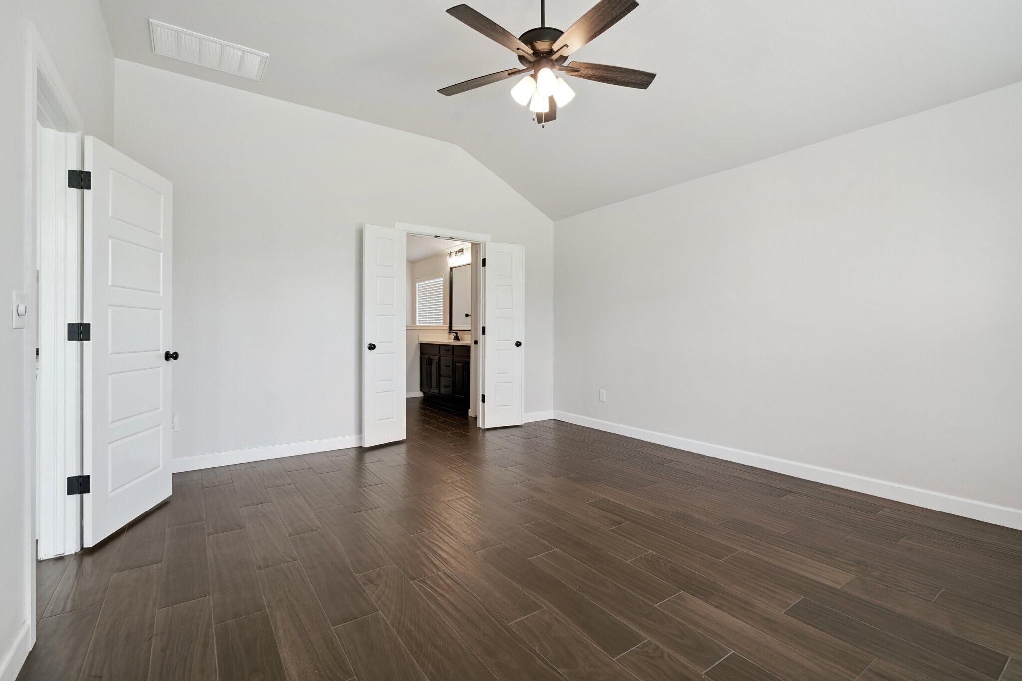 Building Photo - 15908 Buffalo Dr