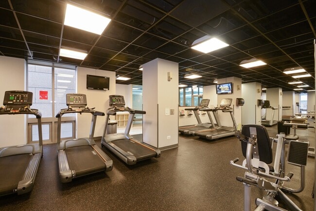 Building Photo - 222 N Columbus Dr