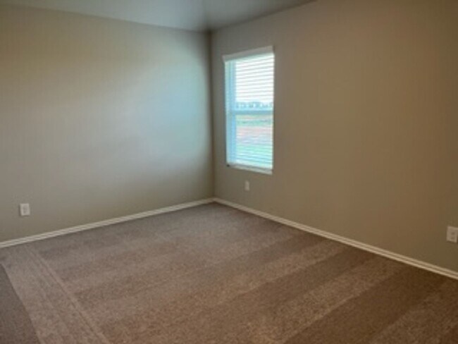 Building Photo - 1st Month Free!