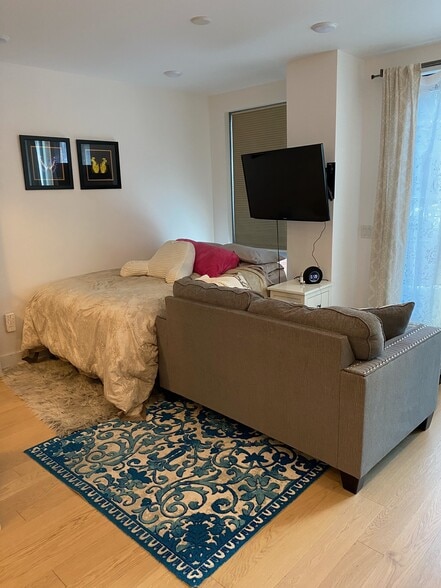 Building Photo - 205 Marin Blvd