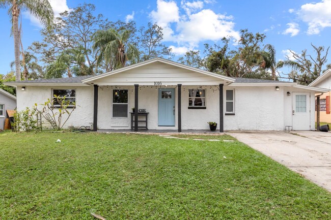 Primary Photo - 1016 Beachwood Ave