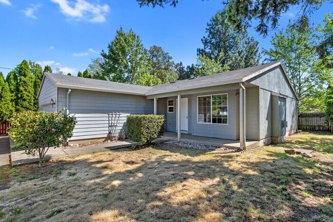 Building Photo - Secluded 3 bedroom 2 bath home close to Wo...