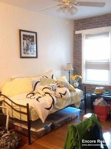 Building Photo - 40 Anderson St