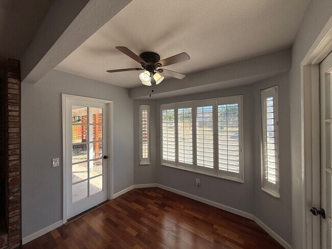 Building Photo - Charming 3BD/3BA Home in Ramona with Large Backyard, 2-Car Garage & In-Unit Laundry