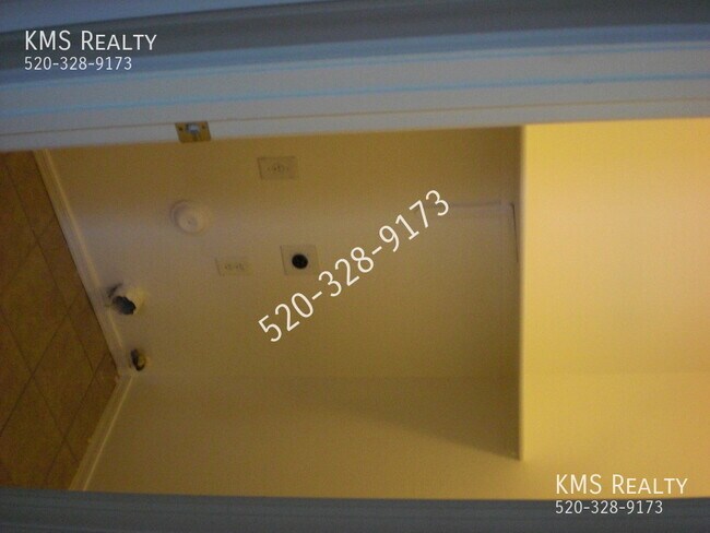 Building Photo - 6735 S Via Molino De Viento