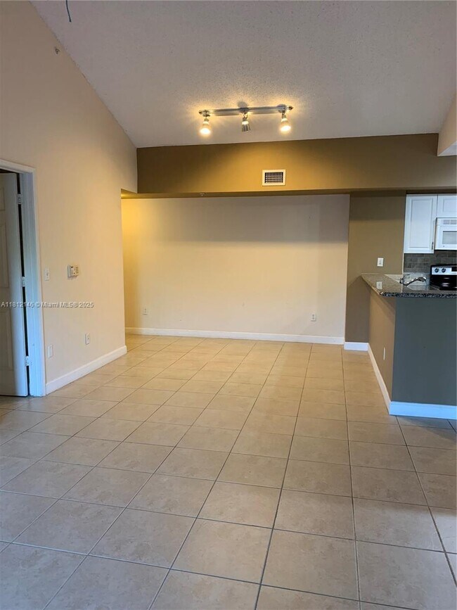 Building Photo - 2620 S University Dr