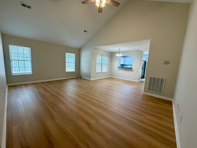 Building Photo - 121 Grand Oak Cir