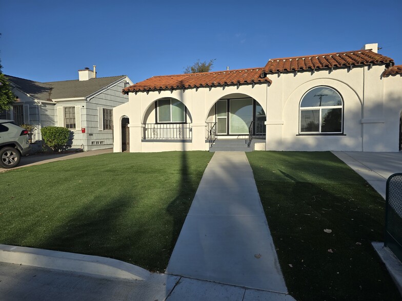 Primary Photo - 4527 Esther St