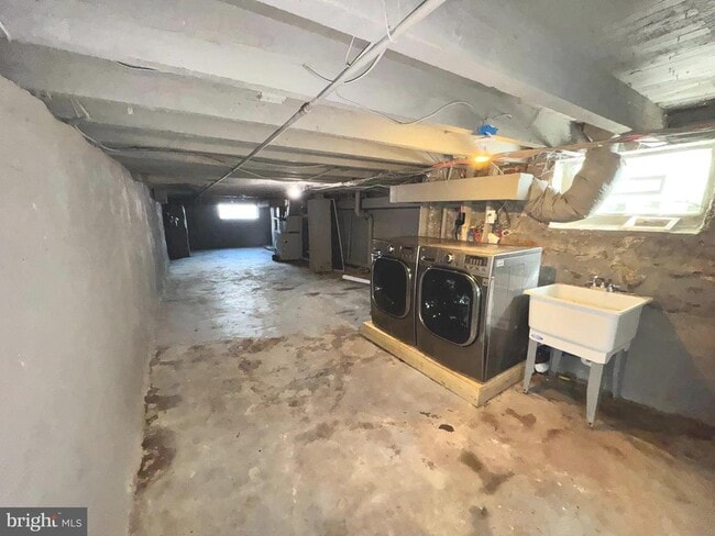 Building Photo - 5108 Race St